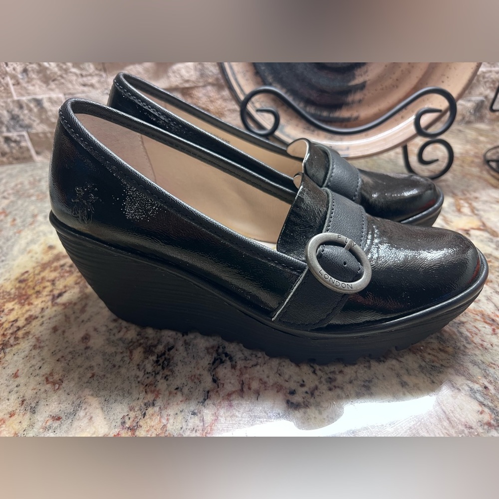 Ladies size 8- black patent leather wedge loafers/ like new - Picture 10 of 10